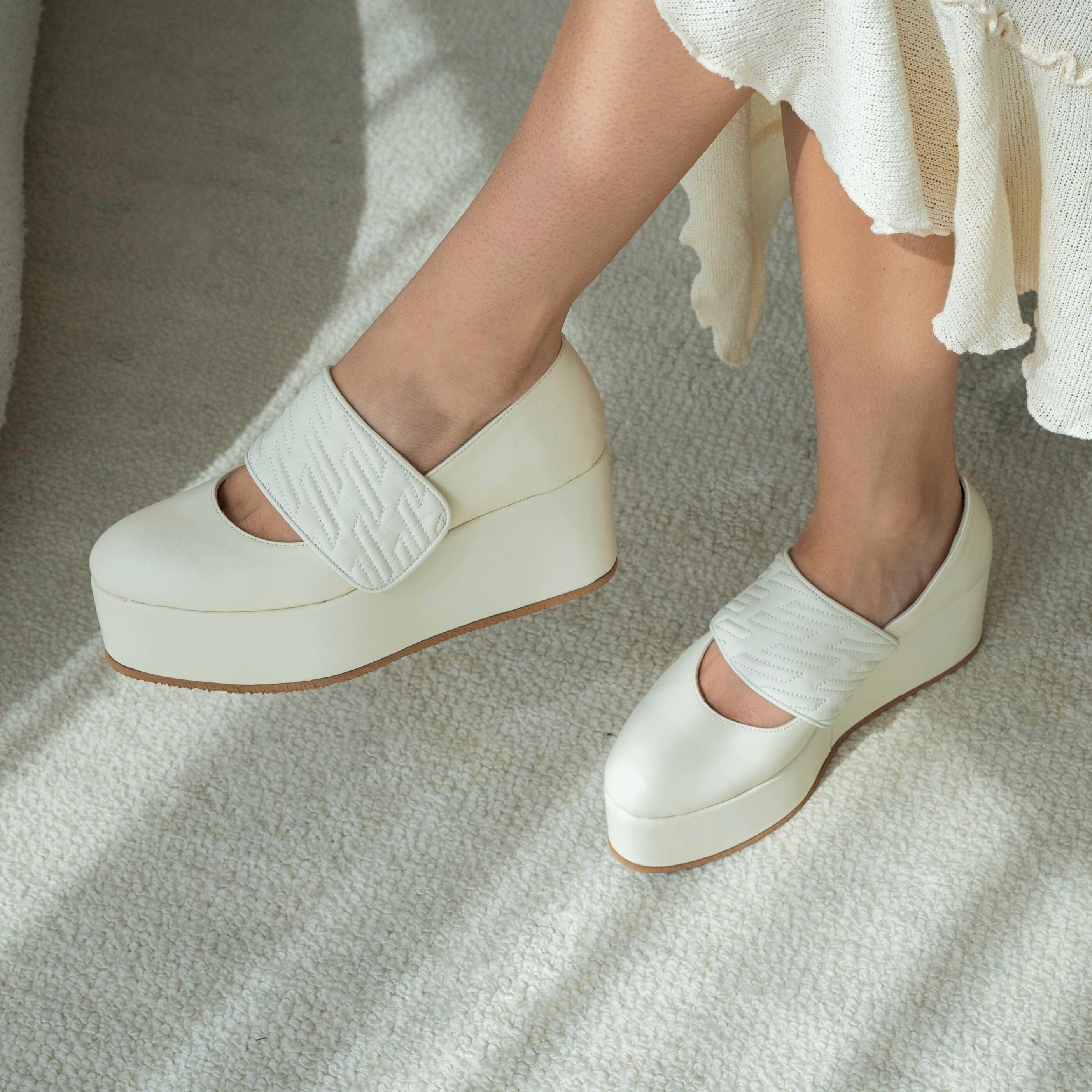 Nayla cream platform - THUNA