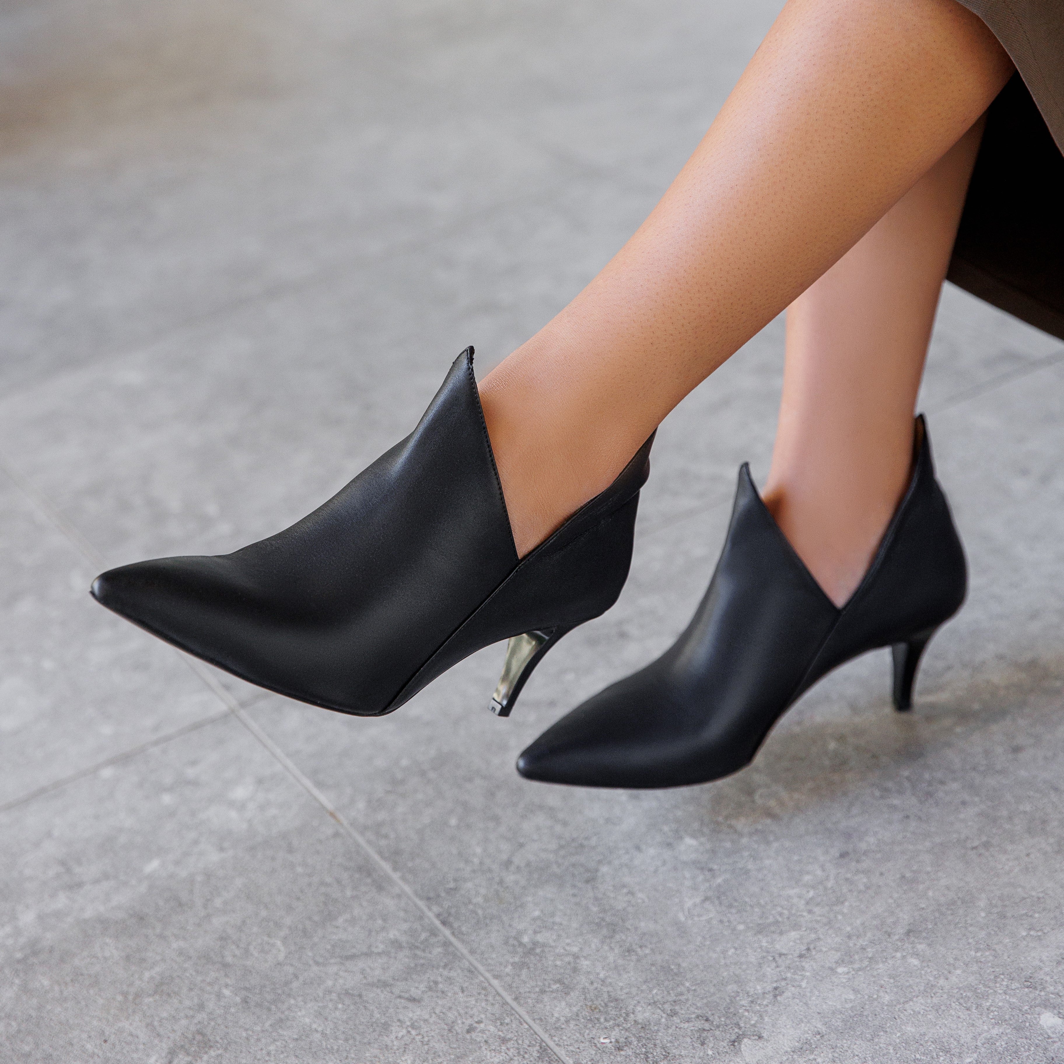 Elara black boot - THUNA