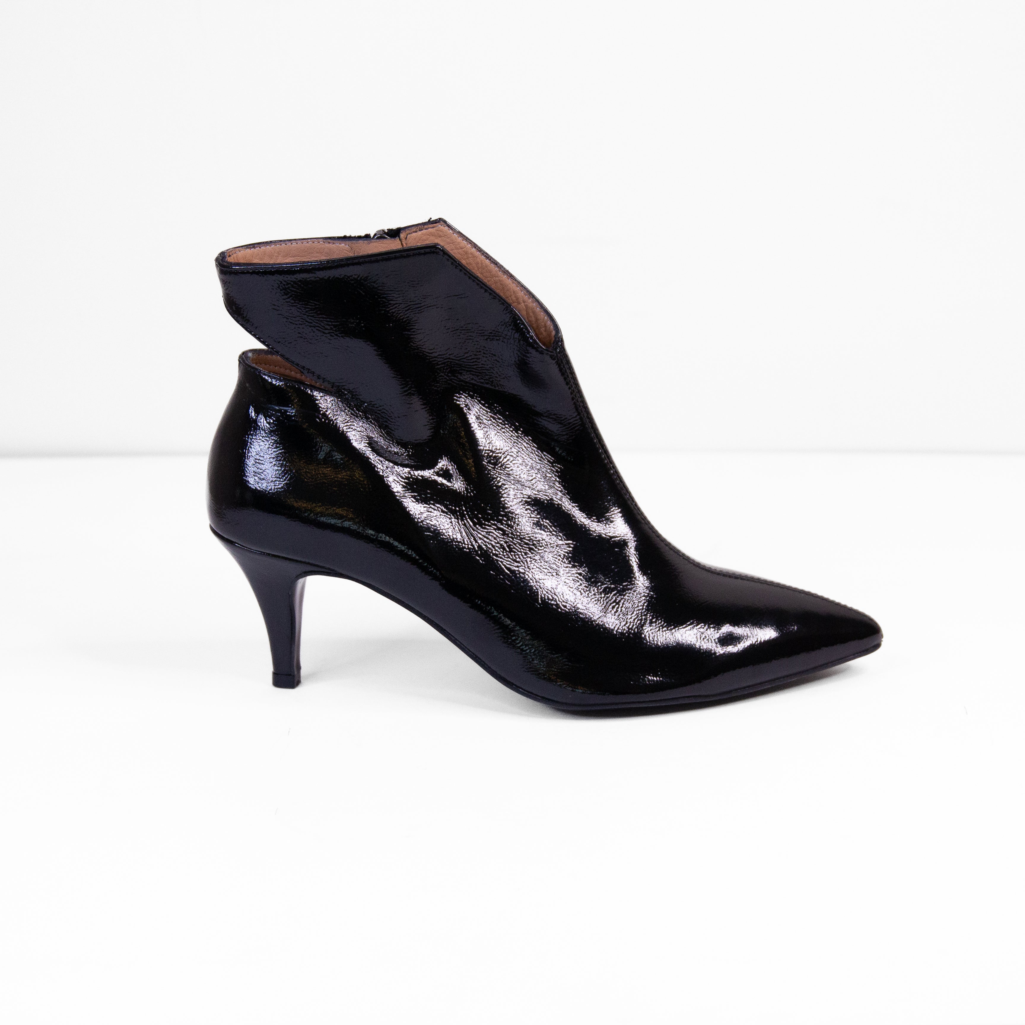 Aina black boot - THUNA