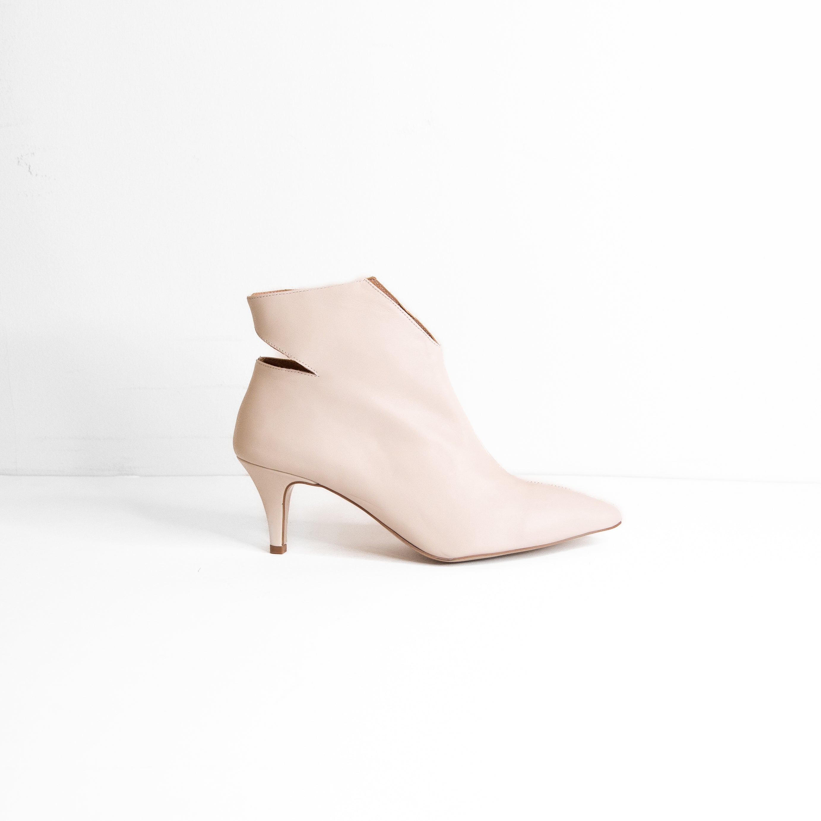 Aina cream boot - THUNA