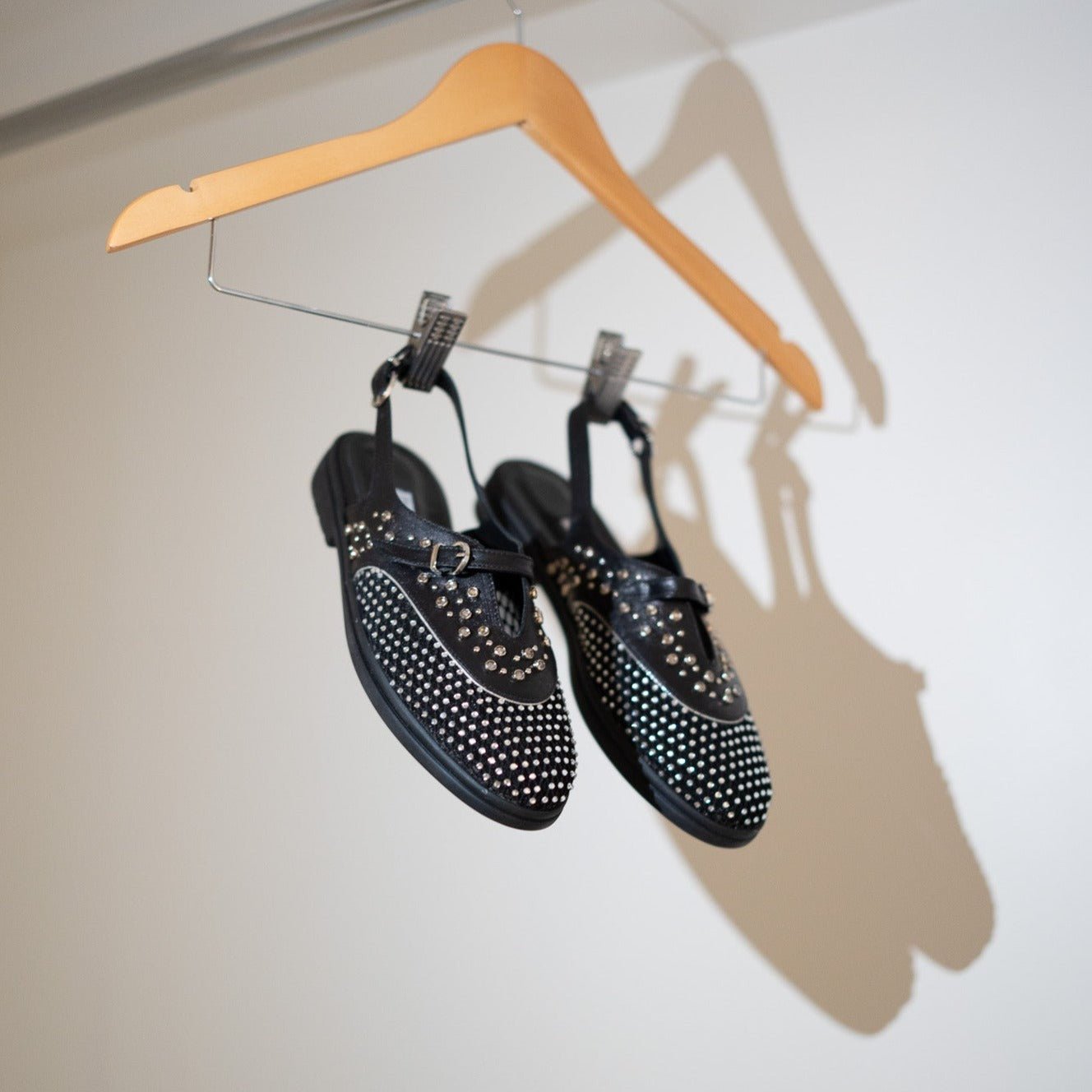 Allura black sandal - THUNA