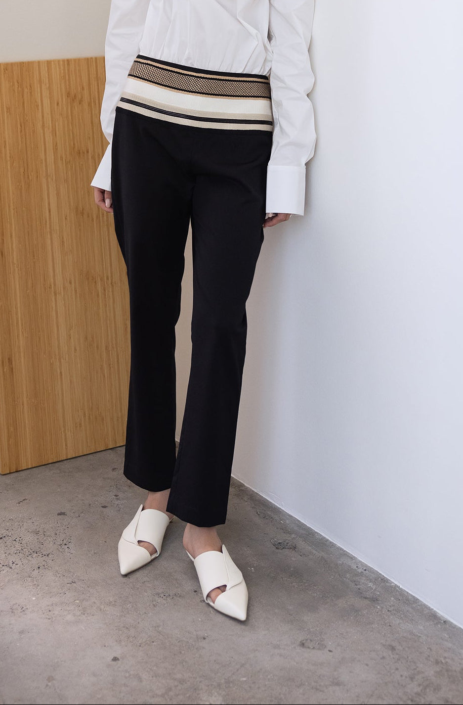 White sandal with a pointed toe shoe Kuwait Luxury heels - KSA Heels 