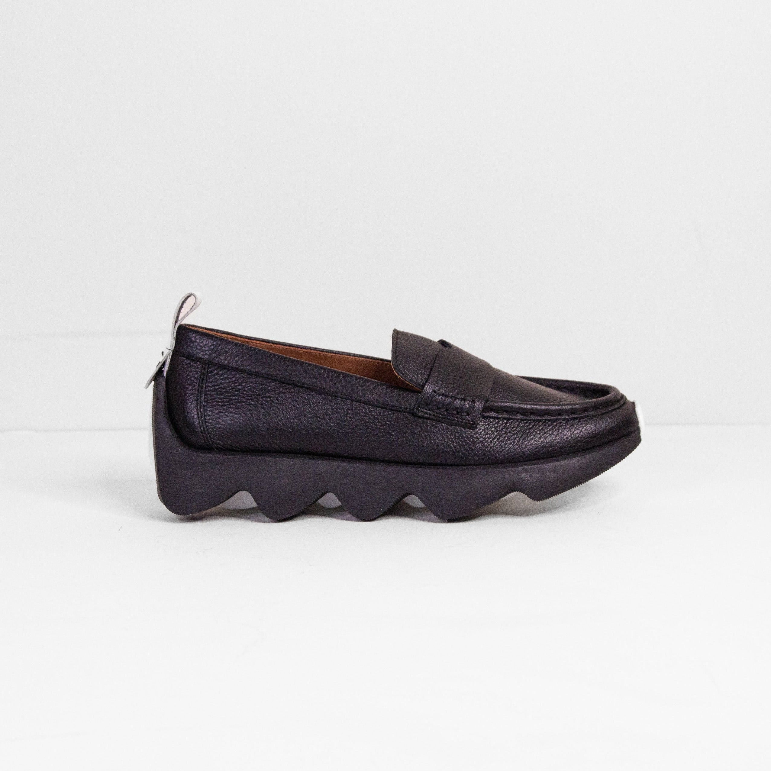 Dahlia black loafer - THUNA