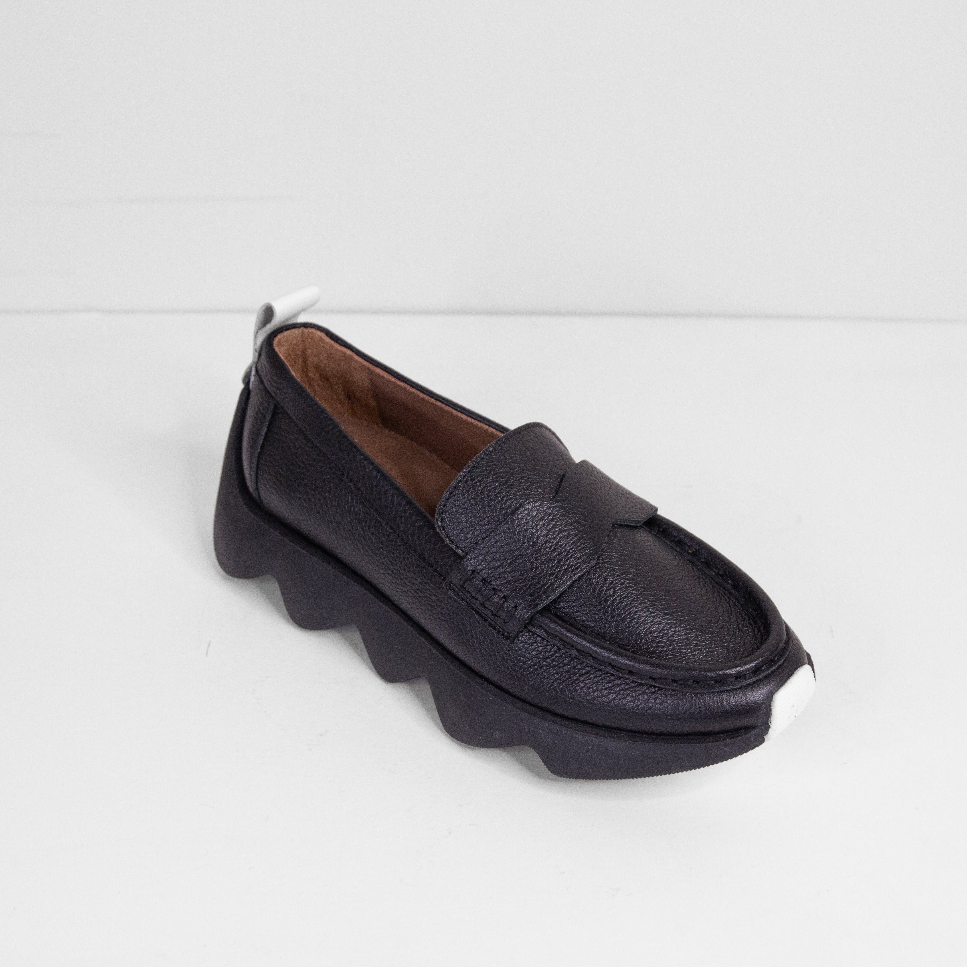 Dahlia black loafer - THUNA