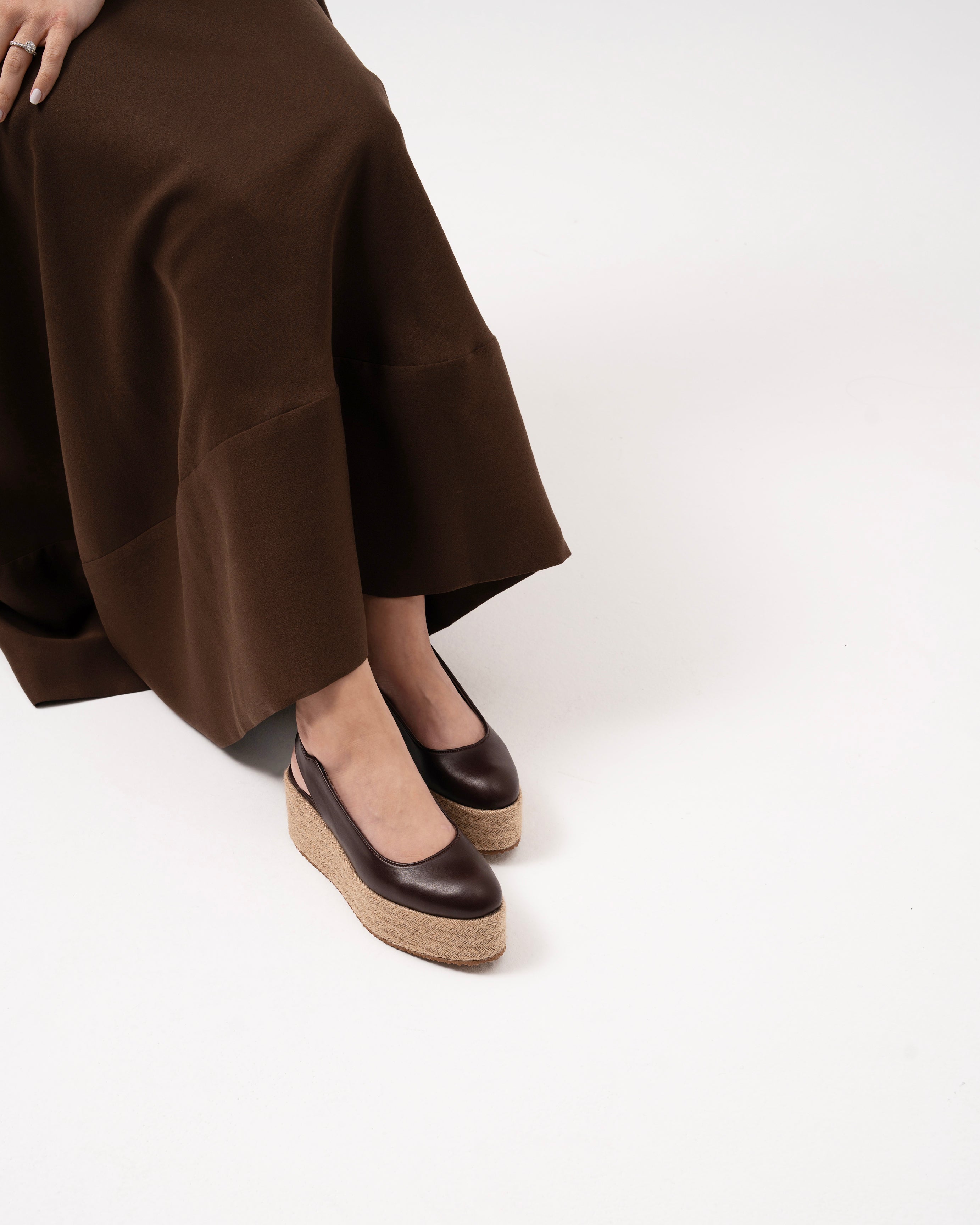 Brown platform shoe with jute sole summer sandals collection 