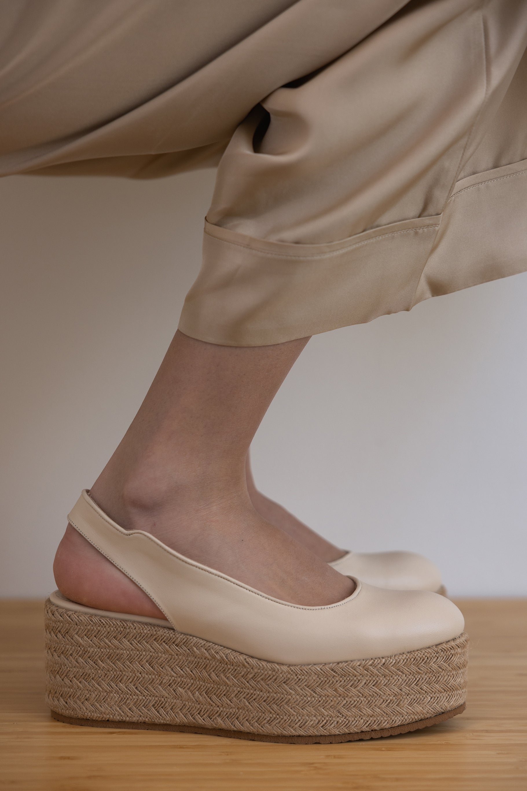 Beige platform sandal with jute wedge Kuwait leather shoes - KSA Luxury shoes 