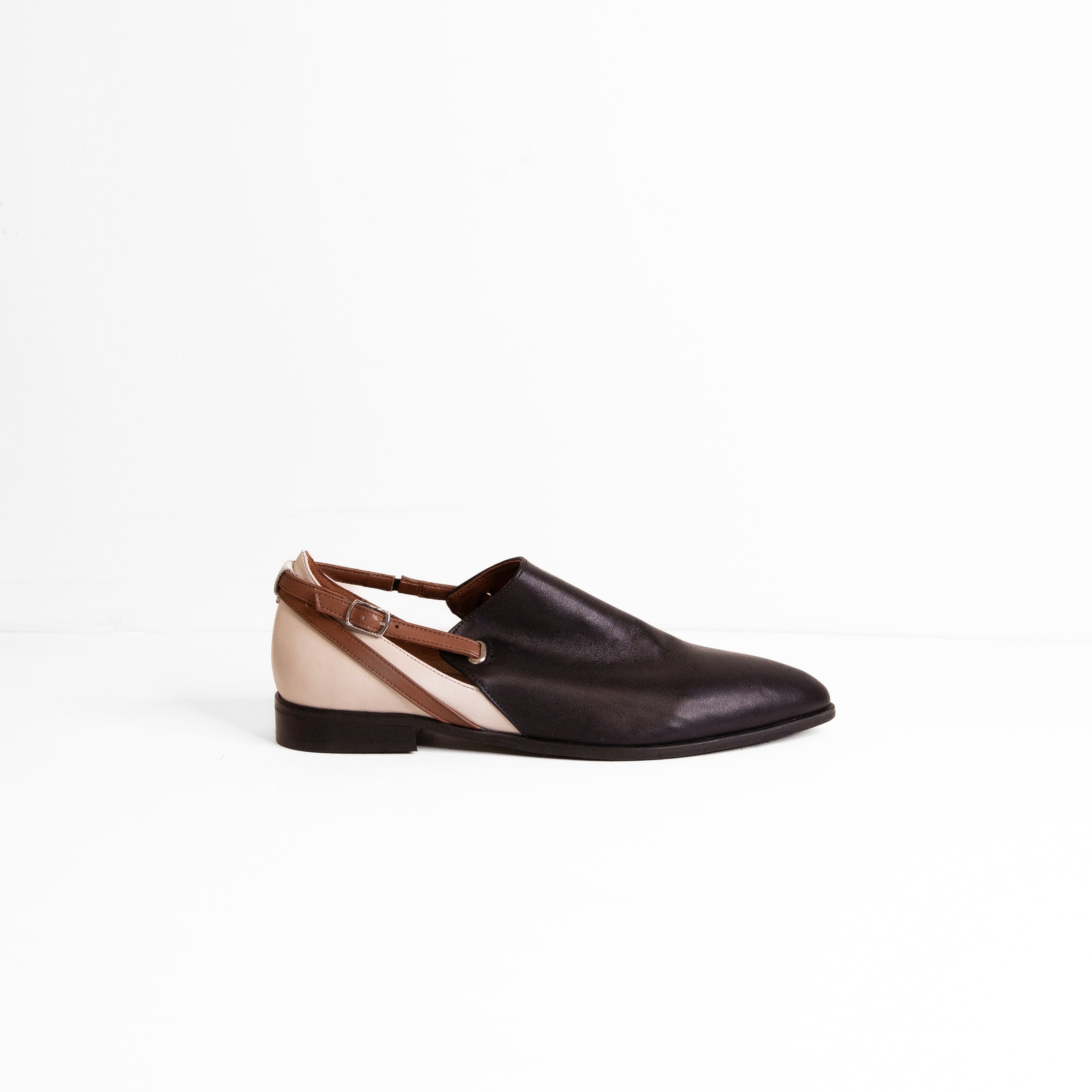Miray black loafer - THUNA - Shoes - Kuwait - KSA