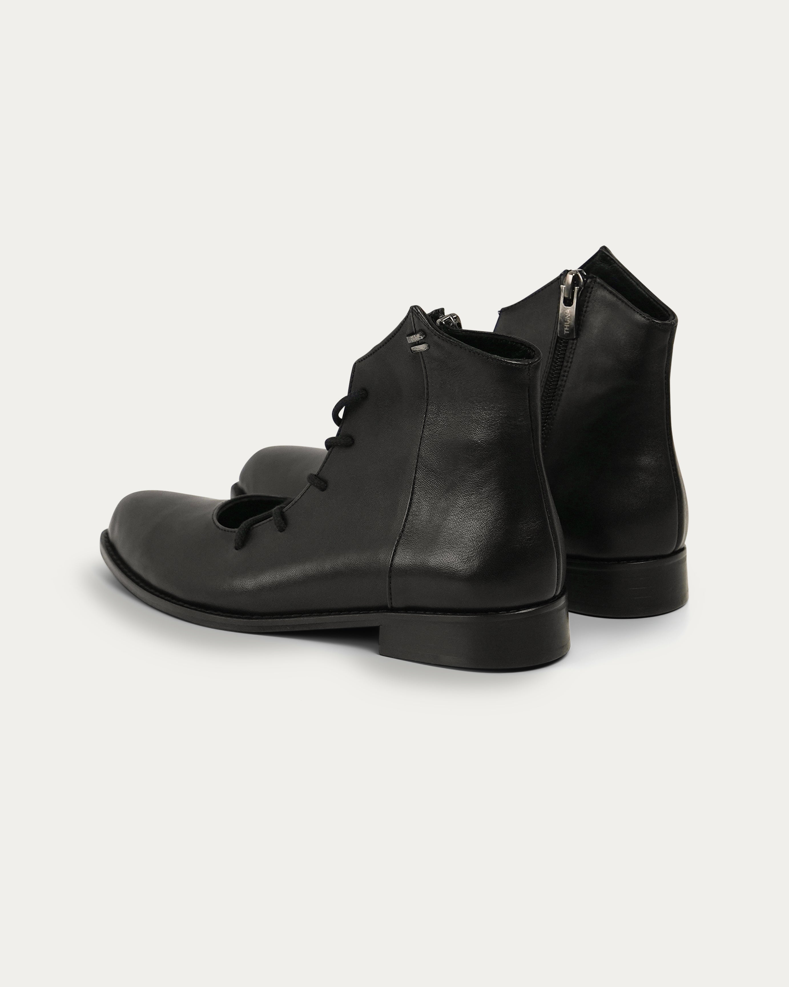 Nola black boot - THUNA