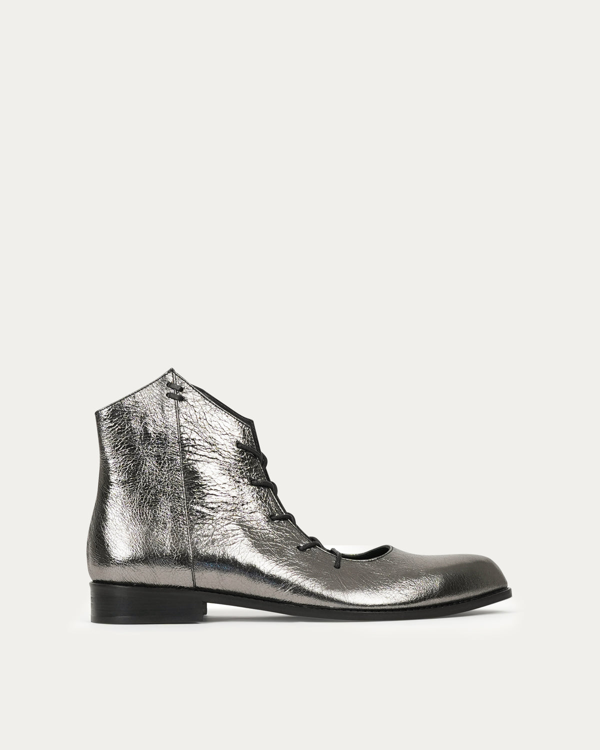 Nola silver boot