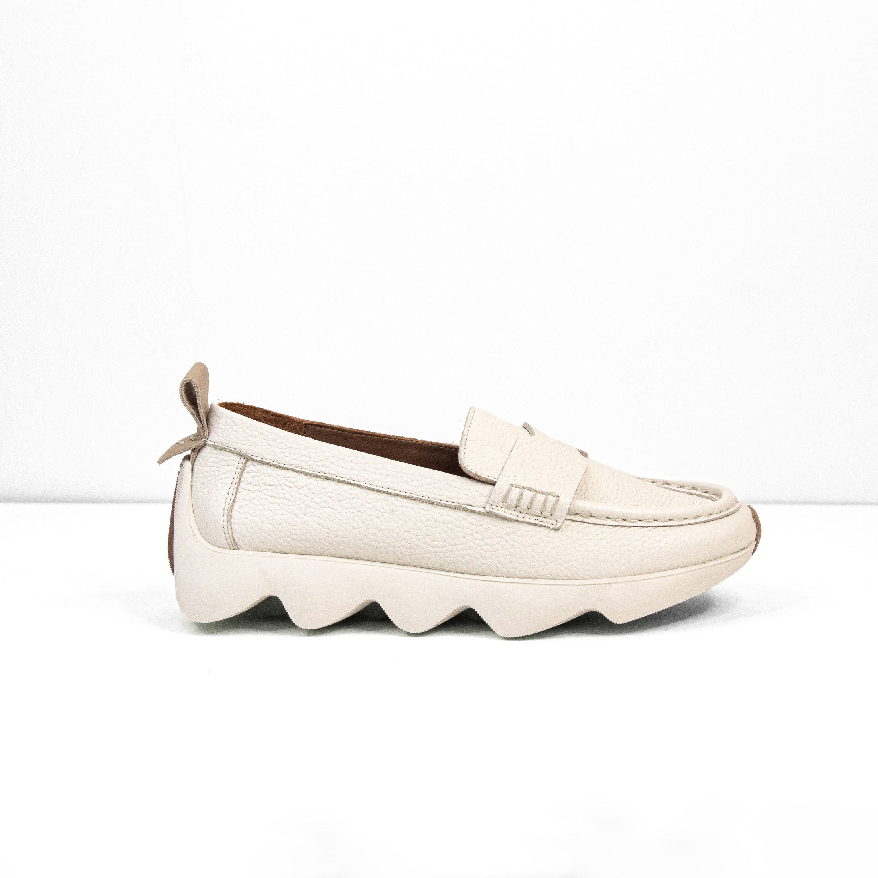 Dahlia cream loafer - THUNA - Shoes - Kuwait - KSA