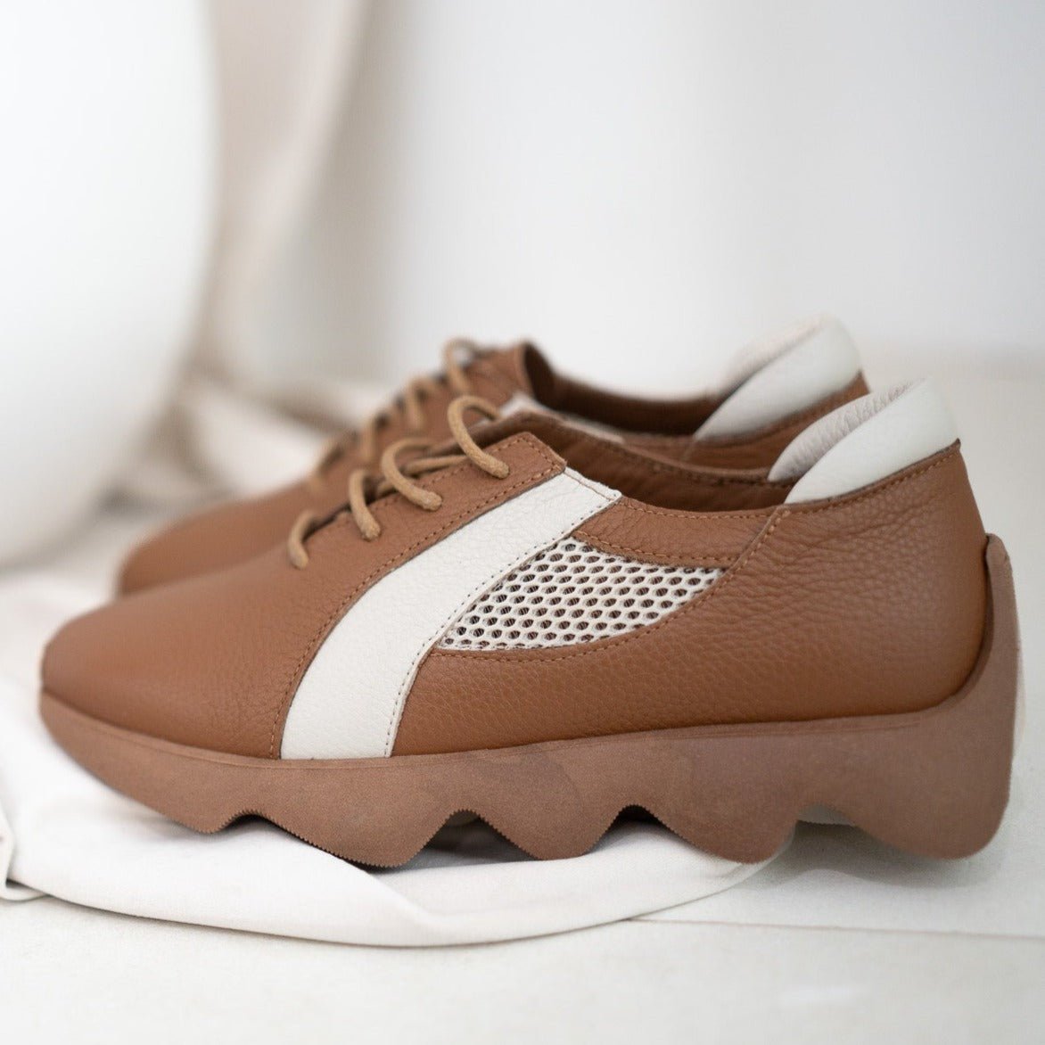Douma tan sneakers - THUNA