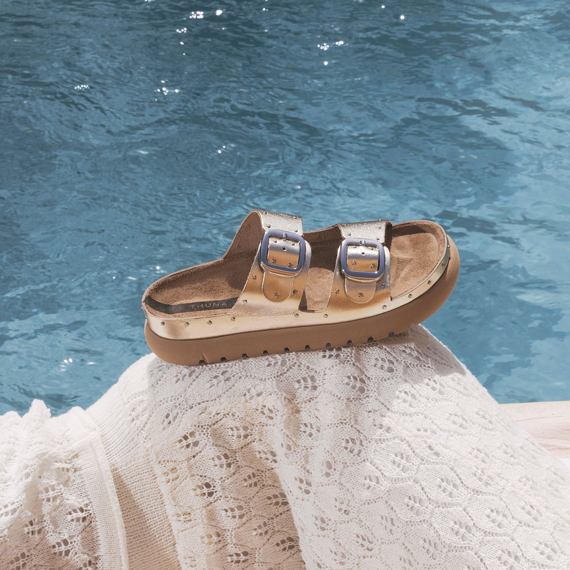 Gaia gold slipper - THUNA