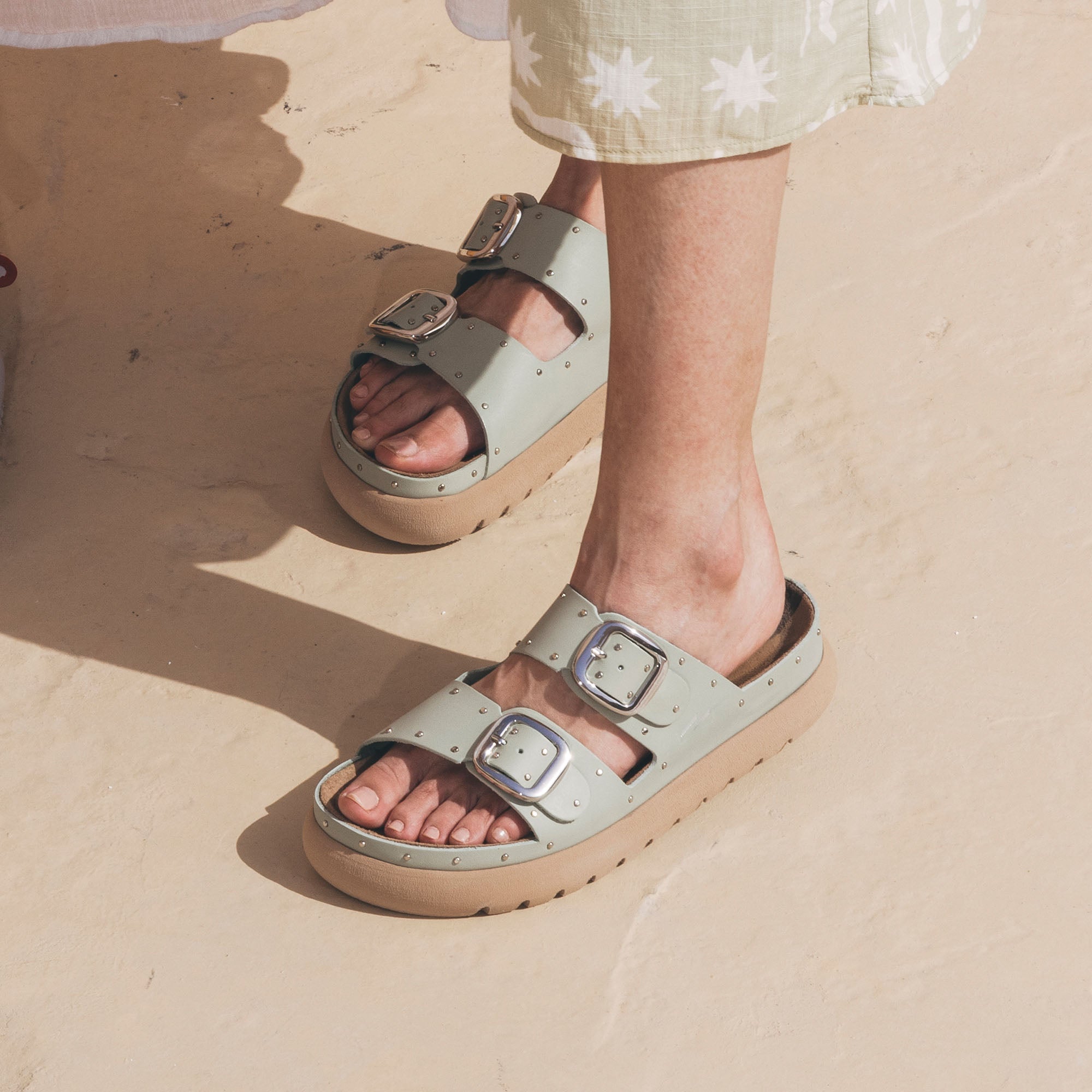 Gaia olive slipper - THUNA