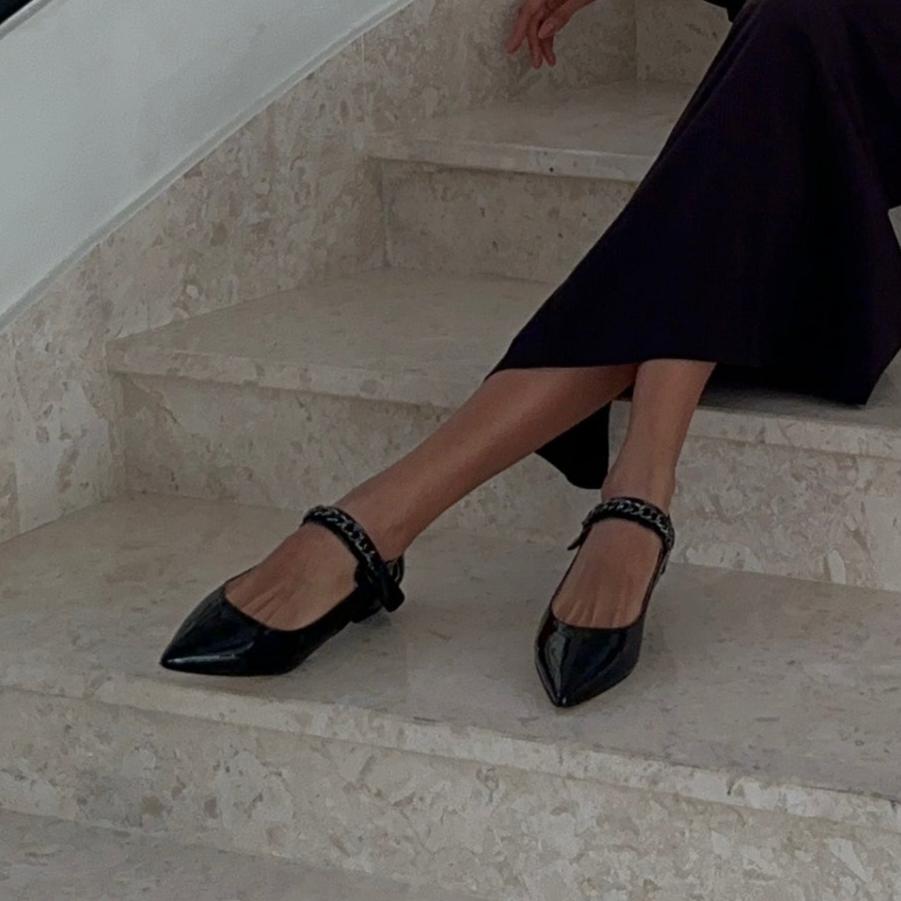 Leem black sandal - THUNA