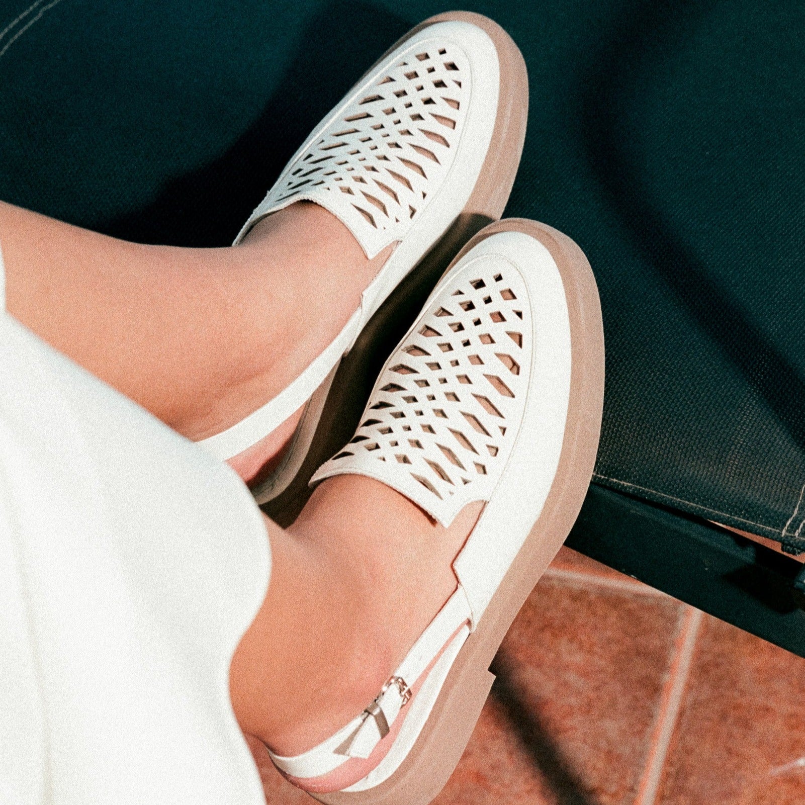 Kyla white sandal - THUNA