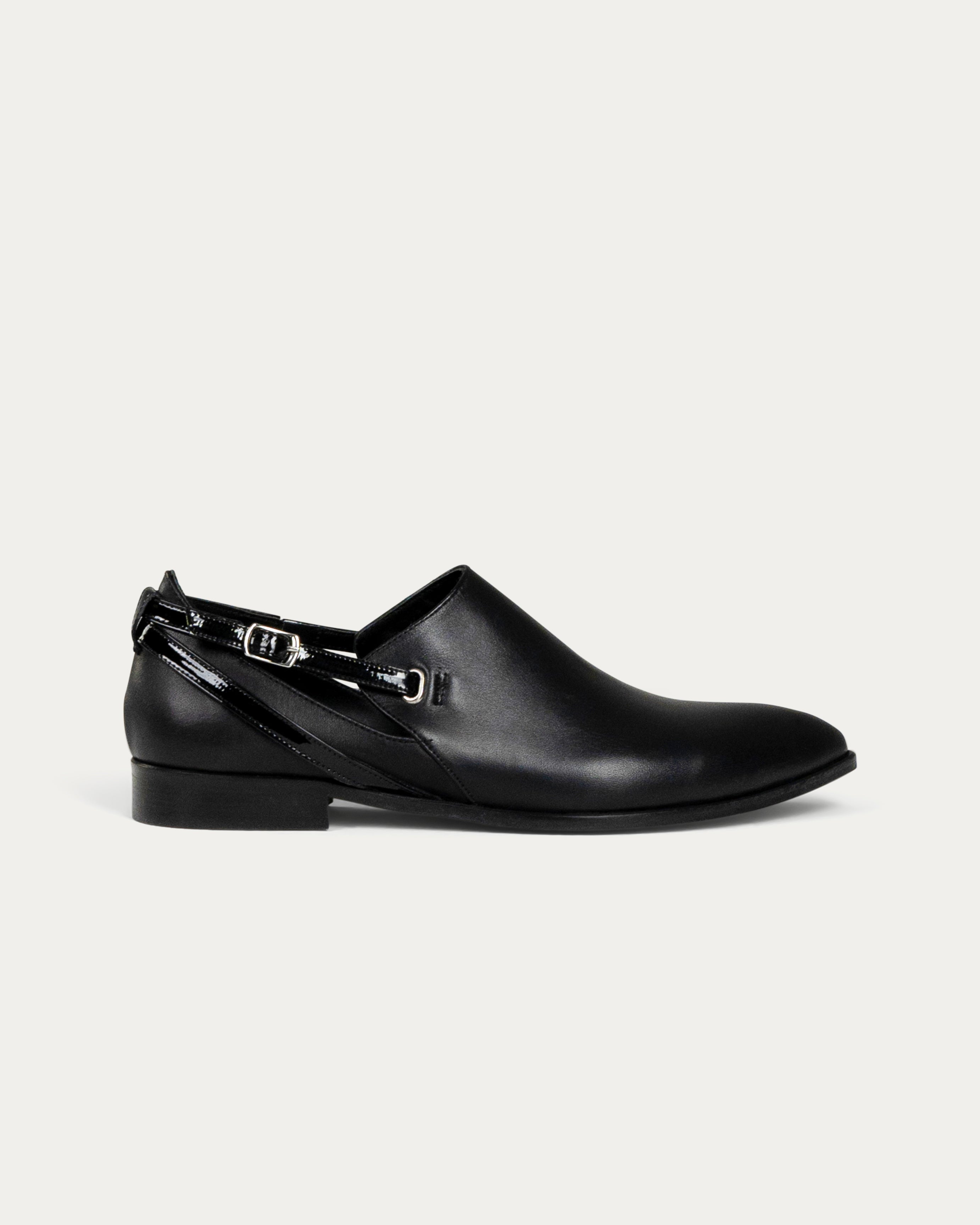 Black leather shoe with buckles on a white background - THUNA Shoes - KSA - Kuwait