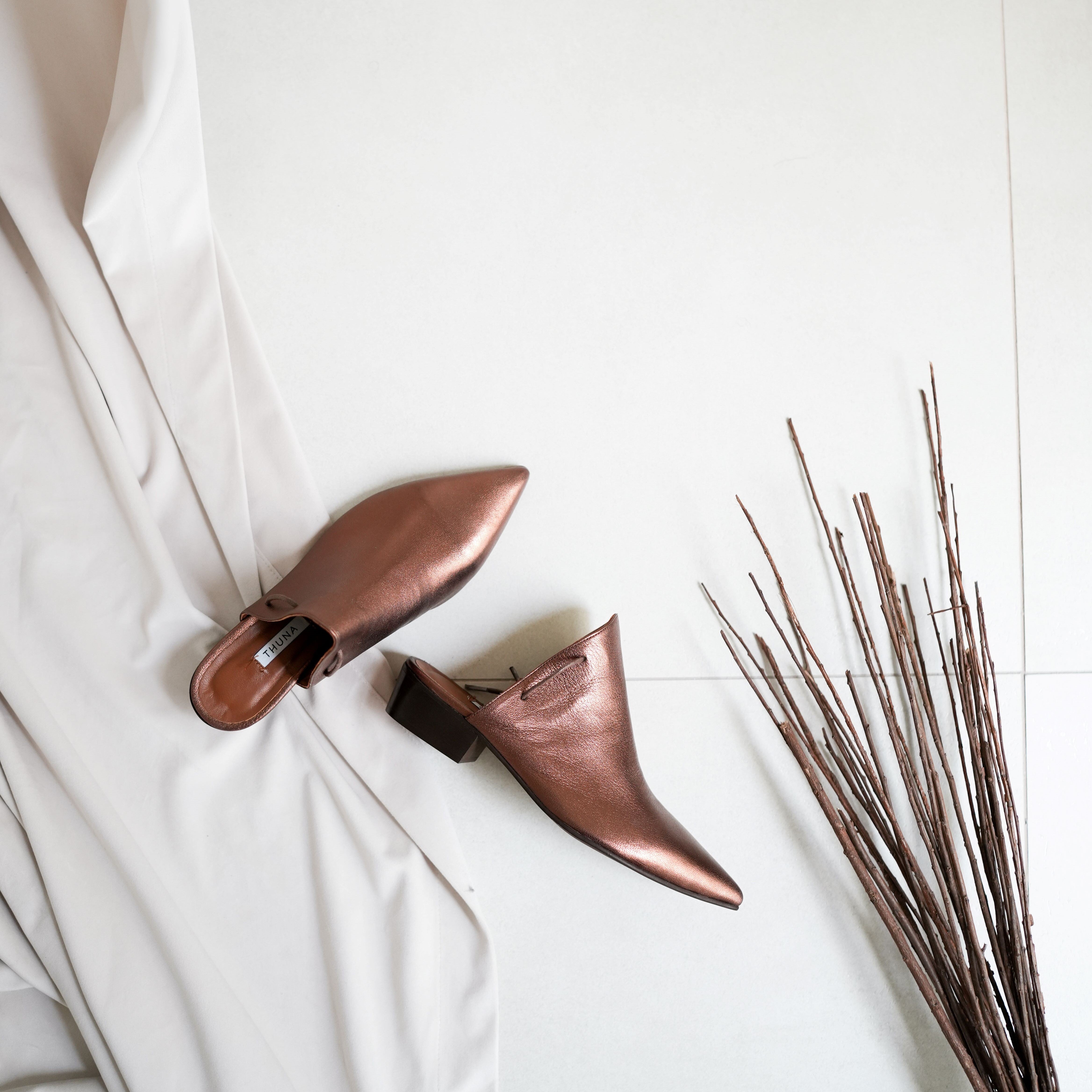 Nawa copper sandal - THUNA