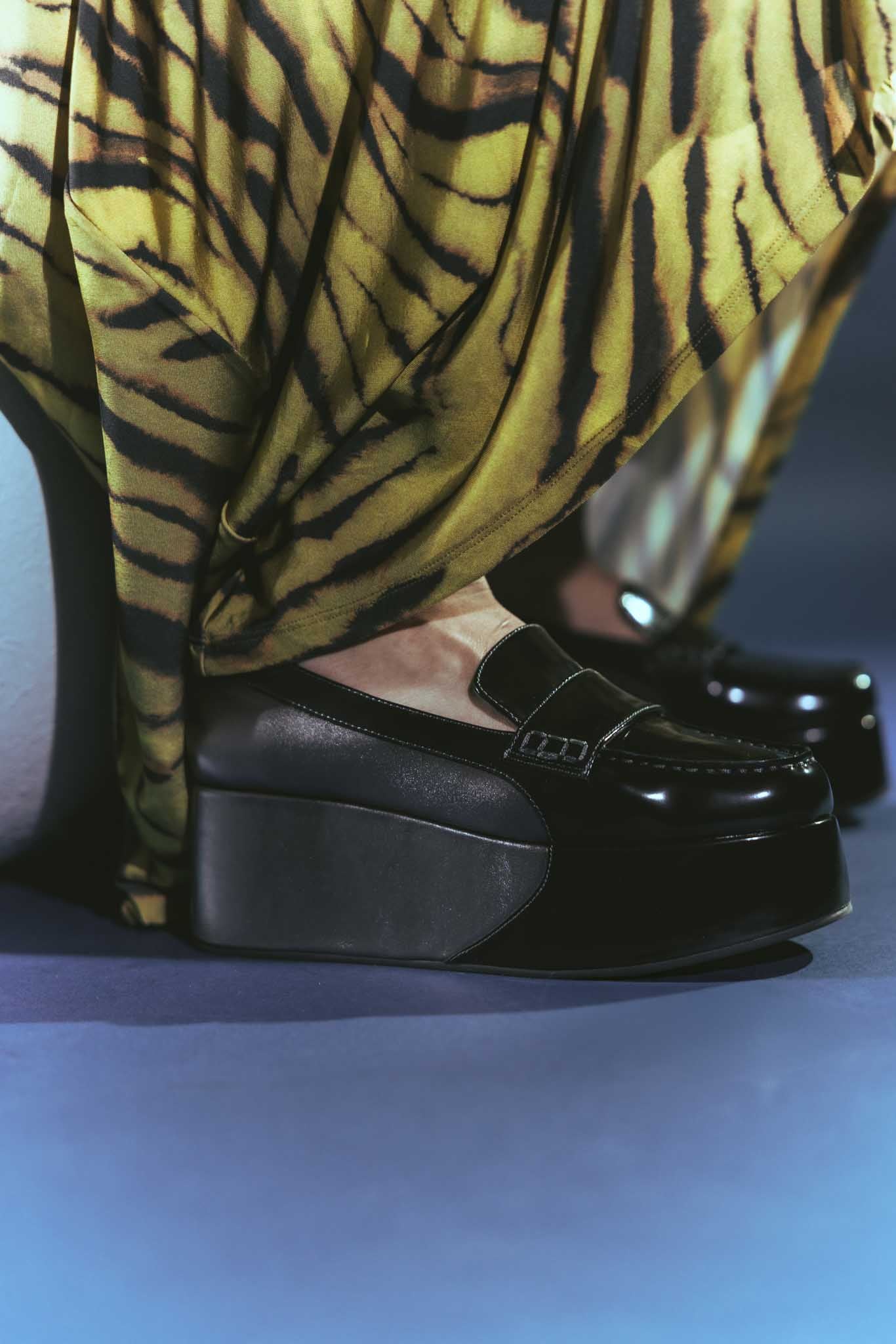 Neve black platform loafer