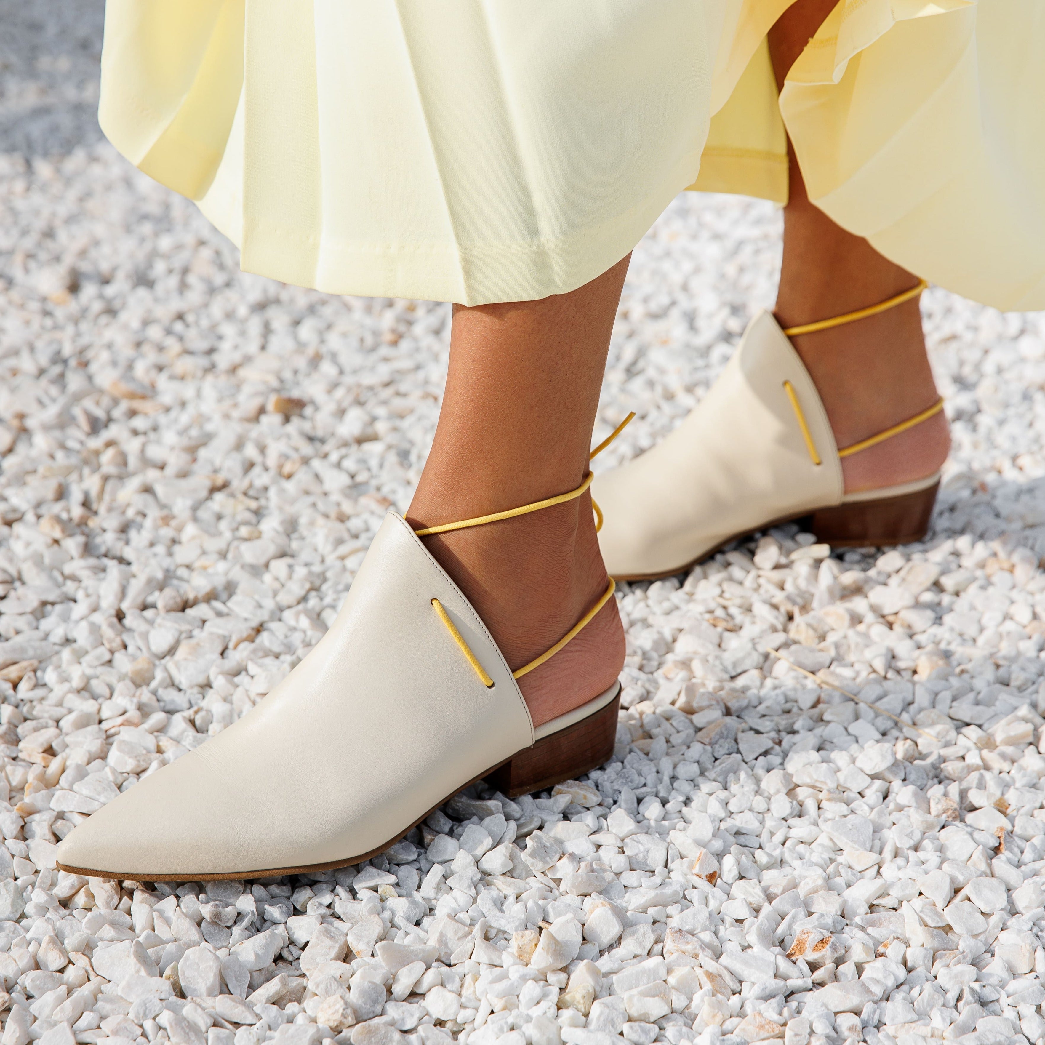 Nawa cream sandal - THUNA