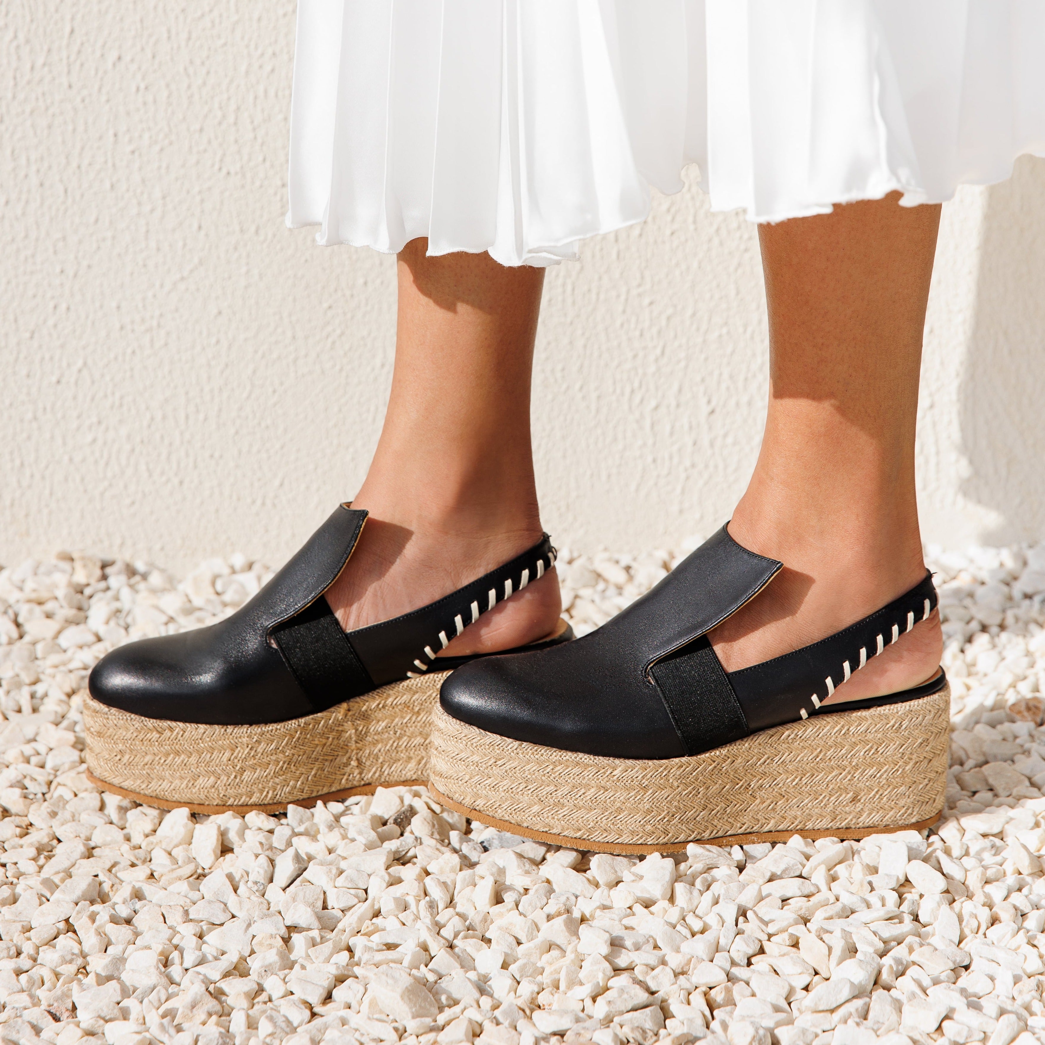 Manara black platform - THUNA