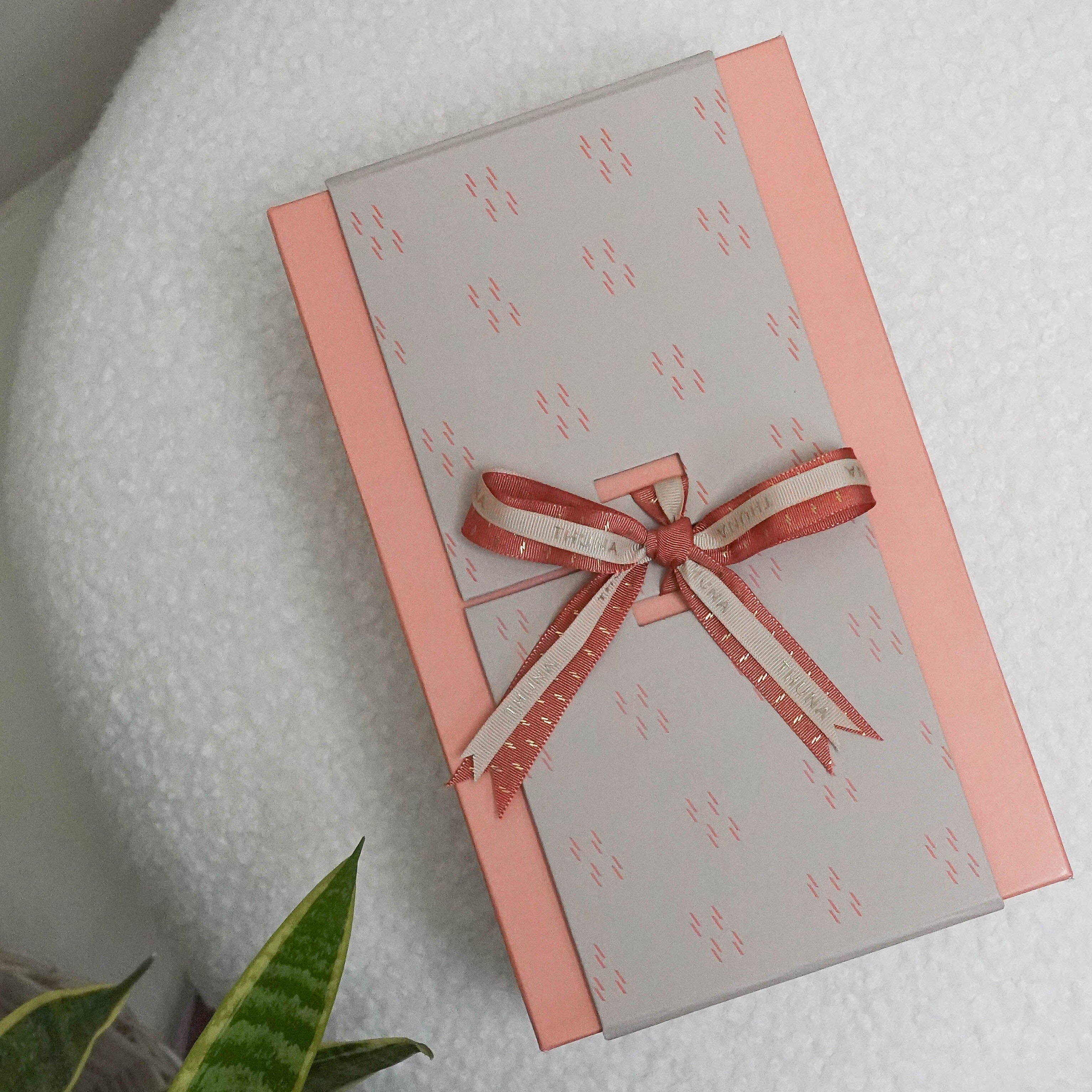 Gift wrapping - THUNA